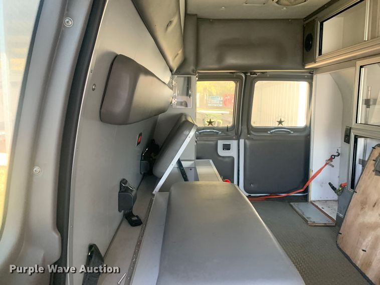 image for item KX9937 2007 Ford E350 ambulance