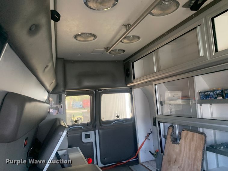 image for item KX9937 2007 Ford E350 ambulance