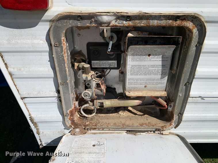 image for item KX9941 2002 Forest River camper