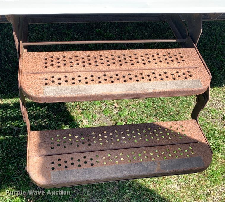 image for item KX9941 2002 Forest River camper