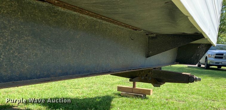 image for item KX9941 2002 Forest River camper