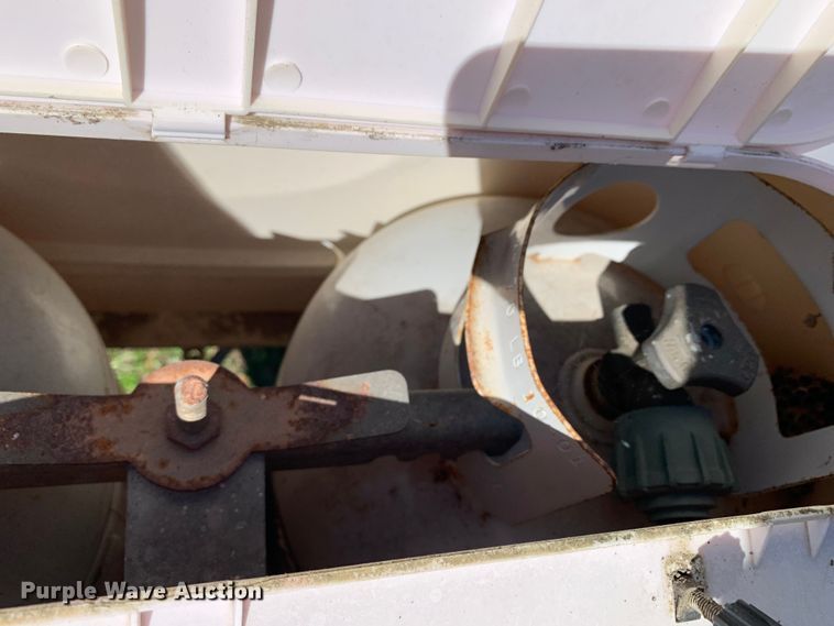 image for item KX9941 2002 Forest River camper