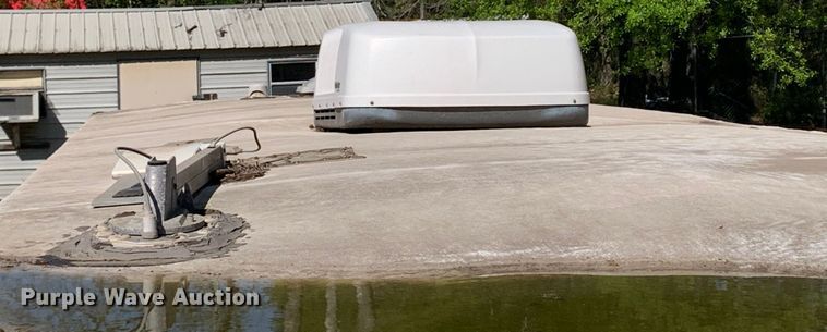 image for item KX9941 2002 Forest River camper