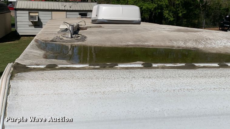 image for item KX9941 2002 Forest River camper