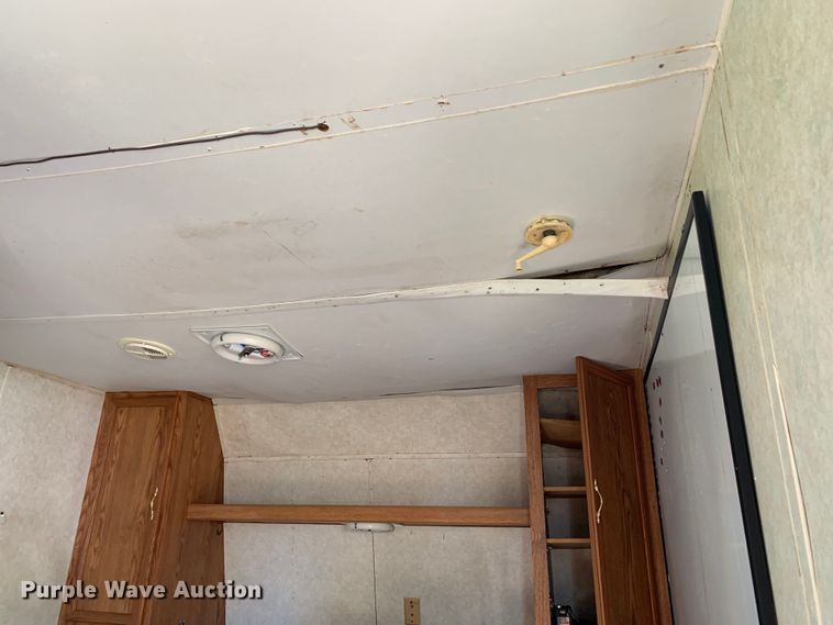 image for item KX9941 2002 Forest River camper