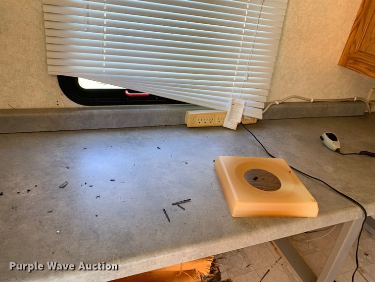 image for item KX9941 2002 Forest River camper