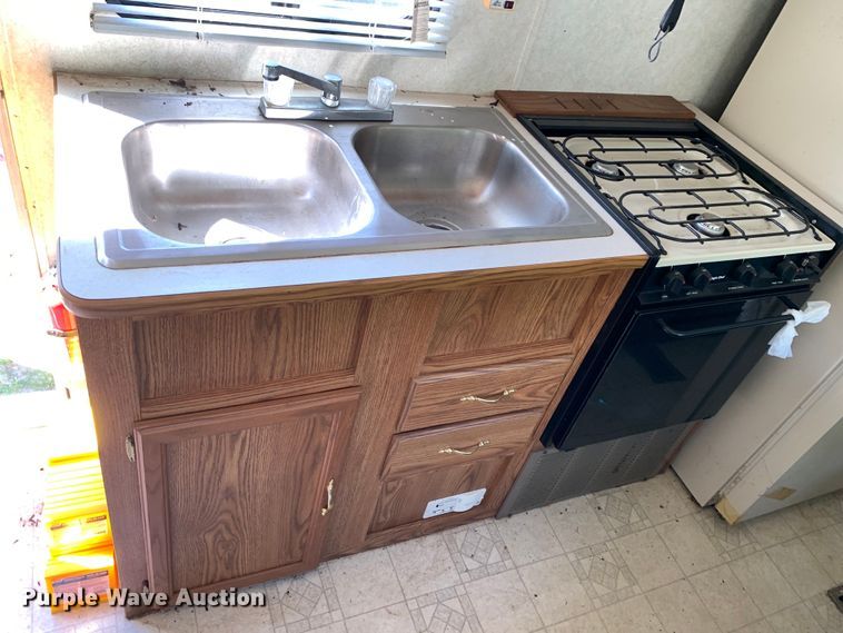 image for item KX9941 2002 Forest River camper