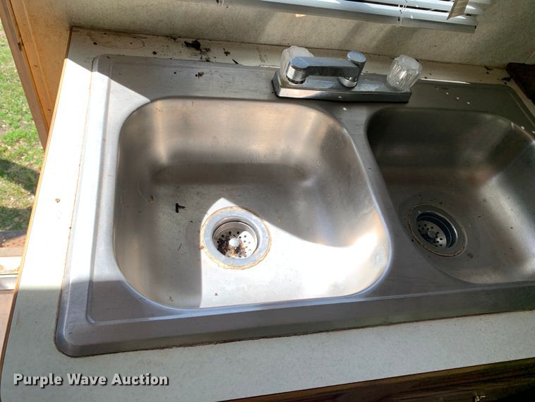 image for item KX9941 2002 Forest River camper