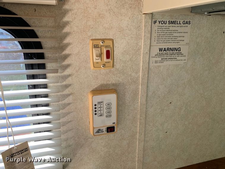 image for item KX9941 2002 Forest River camper