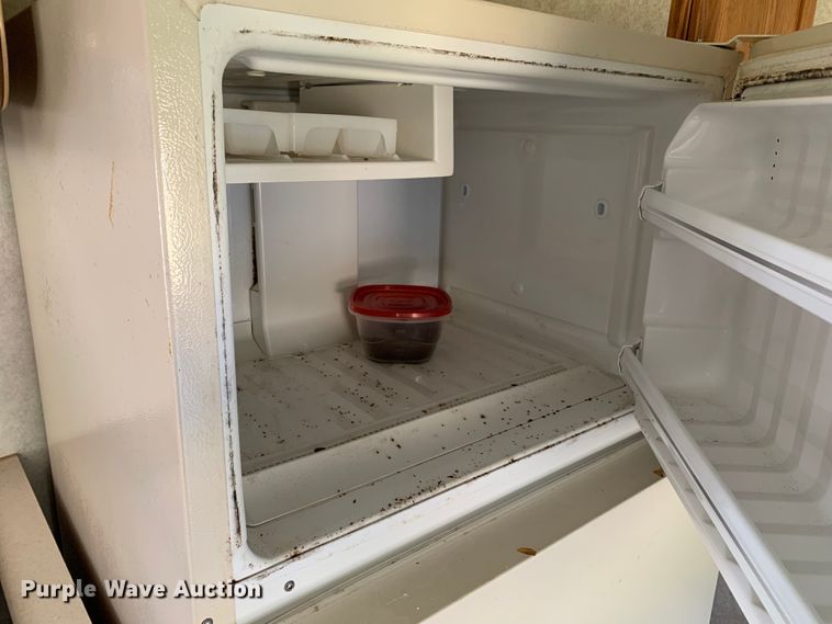 image for item KX9941 2002 Forest River camper