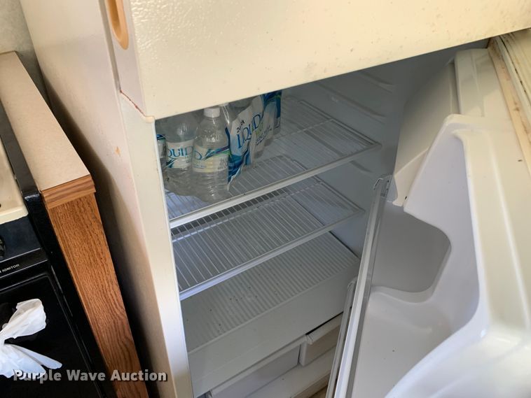 image for item KX9941 2002 Forest River camper