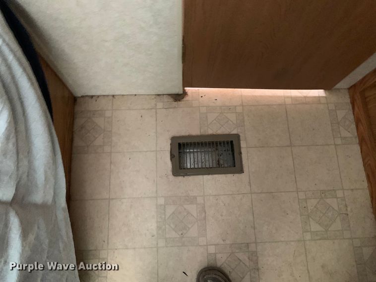 image for item KX9941 2002 Forest River camper