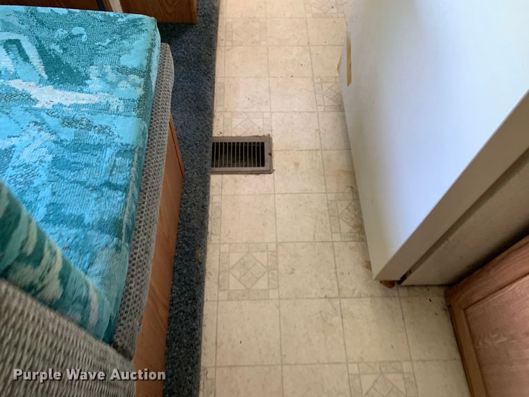 image for item KX9941 2002 Forest River camper