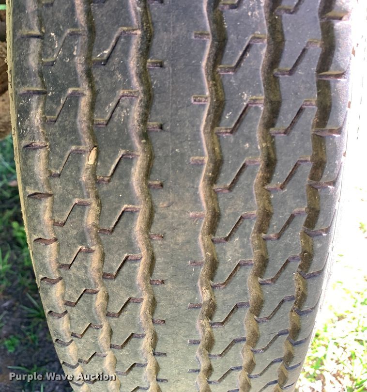 image for item KX9941 2002 Forest River camper