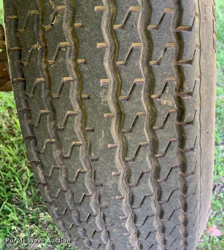 image for item KX9941 2002 Forest River camper