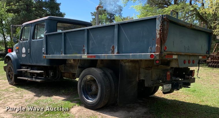 image for item KX9942 1992 International  4600 Crew Cab flatbed truck