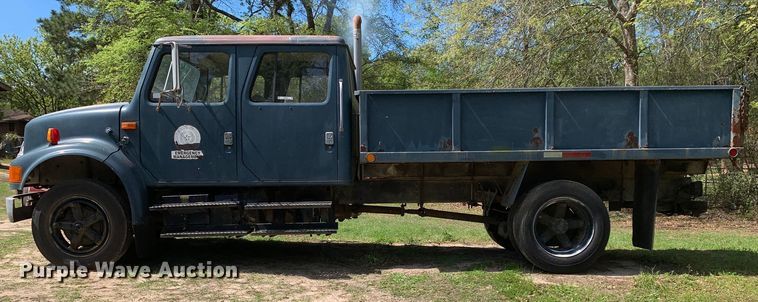 image for item KX9942 1992 International  4600 Crew Cab flatbed truck