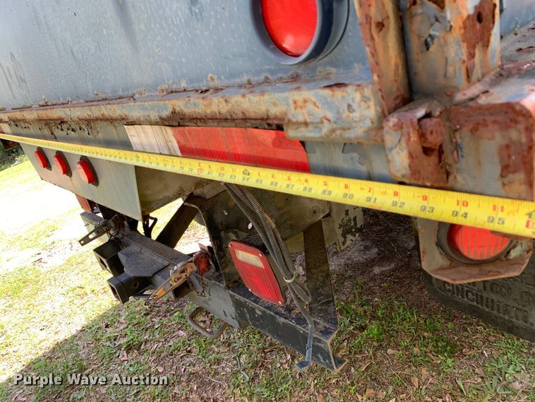 image for item KX9942 1992 International  4600 Crew Cab flatbed truck