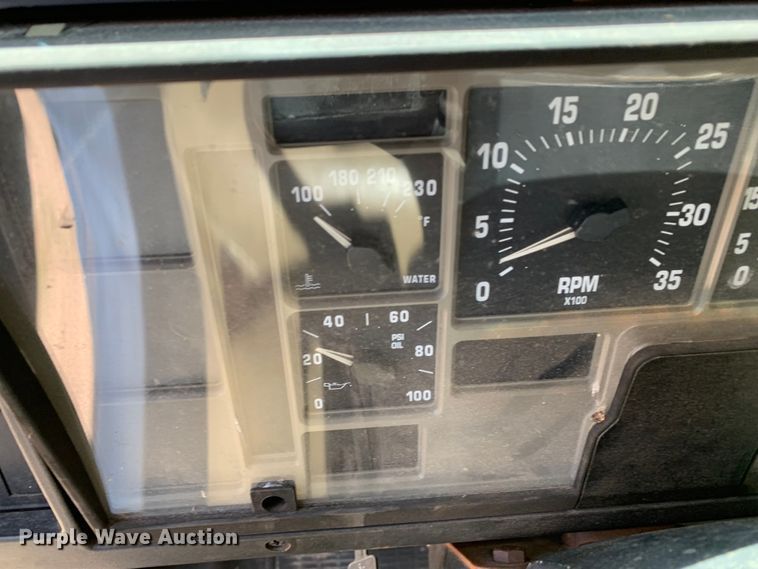 image for item KX9942 1992 International  4600 Crew Cab flatbed truck