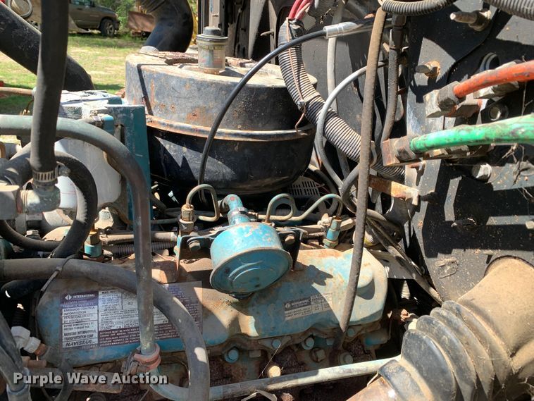 image for item KX9942 1992 International  4600 Crew Cab flatbed truck