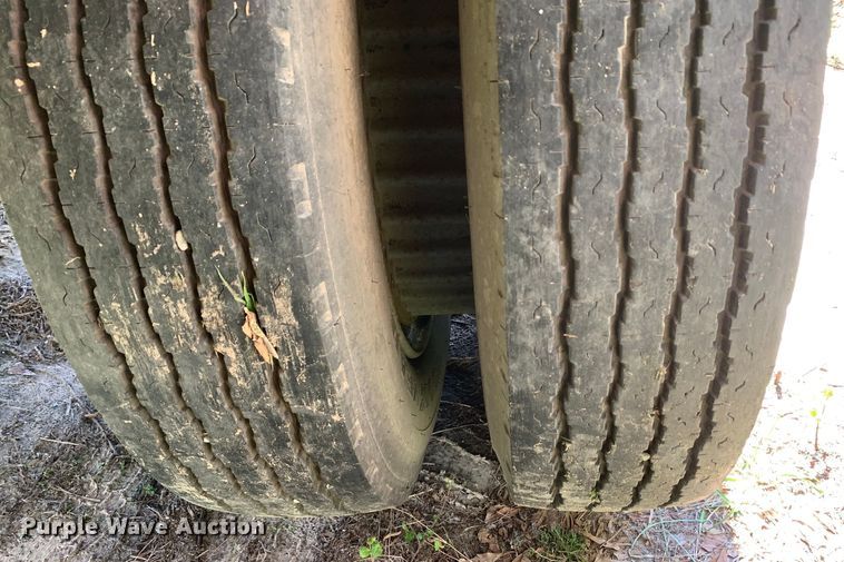 image for item KX9942 1992 International  4600 Crew Cab flatbed truck