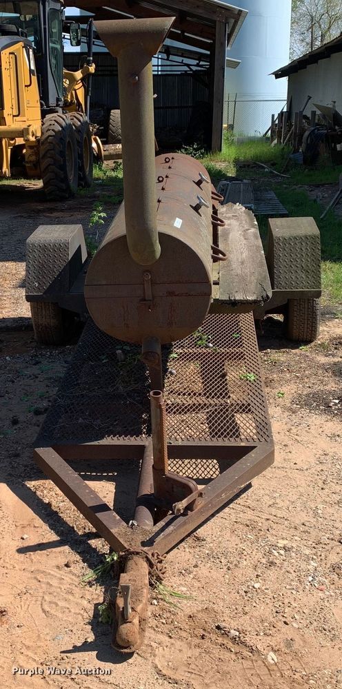 image for item KX9944 Smoker trailer