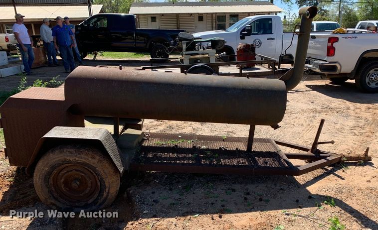 image for item KX9944 Smoker trailer