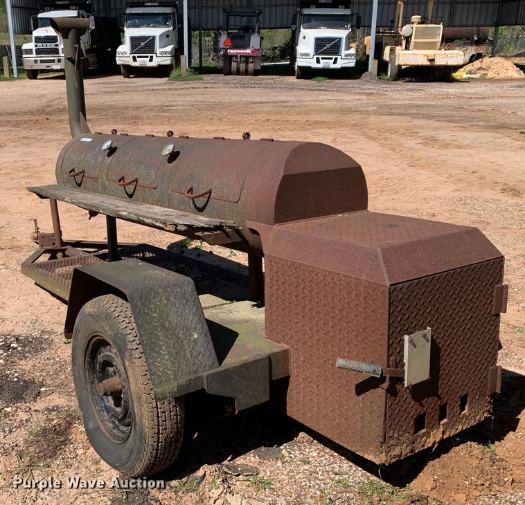 image for item KX9944 Smoker trailer