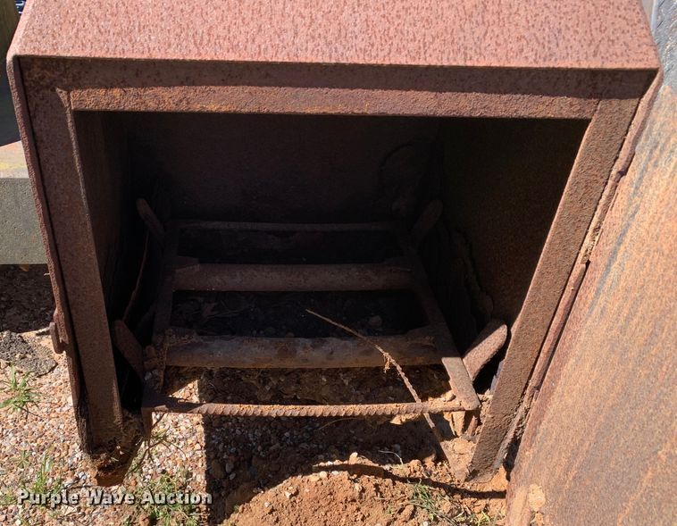 image for item KX9944 Smoker trailer