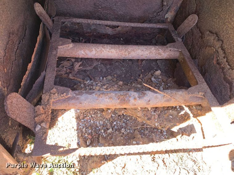 image for item KX9944 Smoker trailer