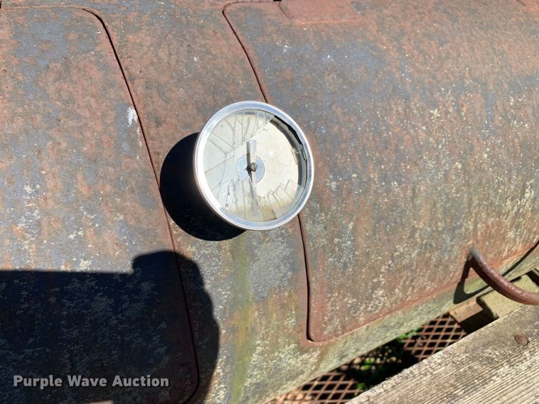 image for item KX9944 Smoker trailer