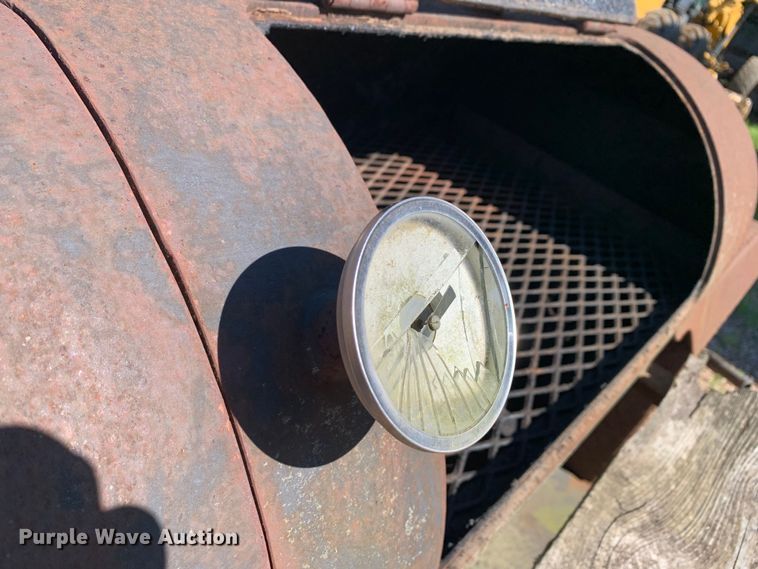 image for item KX9944 Smoker trailer