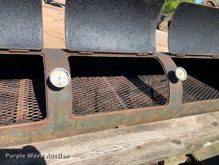 image for item KX9944 Smoker trailer