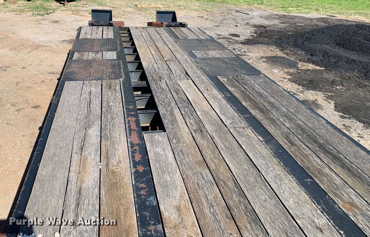 image for item KX9947 2016 Big Tex 4XPH-25+5 equipment trailer