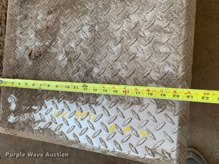 image for item KX9951 Automotive accessories 