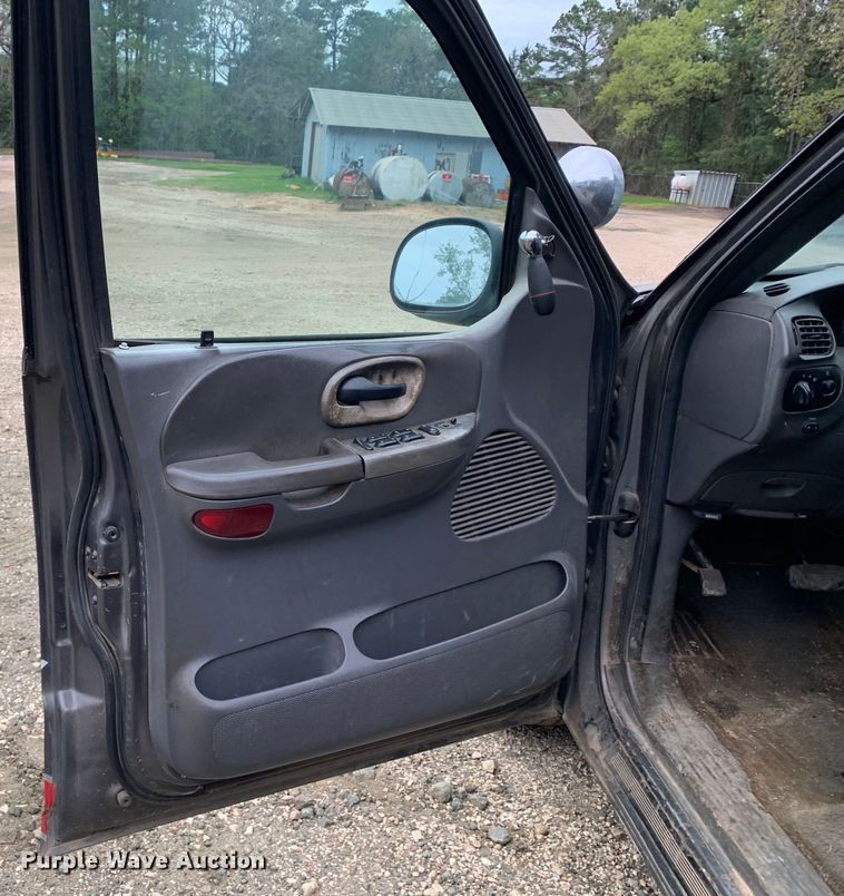 image for item KX9966 2003 Ford F150 SuperCrew pickup truck