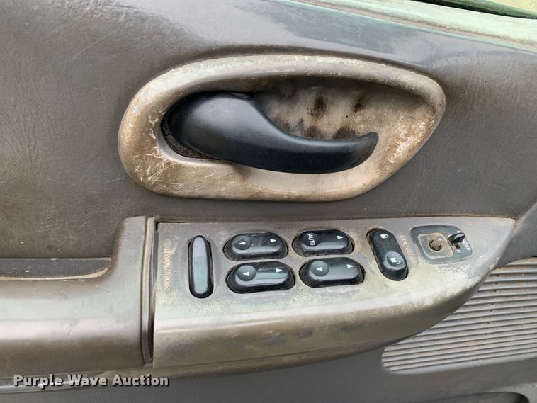 image for item KX9966 2003 Ford F150 SuperCrew pickup truck