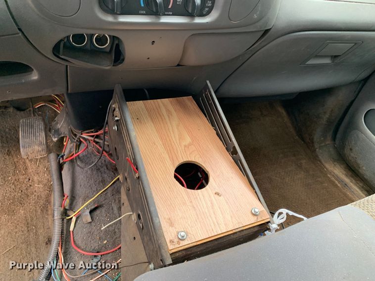 image for item KX9966 2003 Ford F150 SuperCrew pickup truck