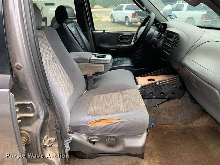 image for item KX9966 2003 Ford F150 SuperCrew pickup truck