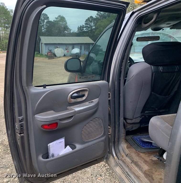 image for item KX9966 2003 Ford F150 SuperCrew pickup truck