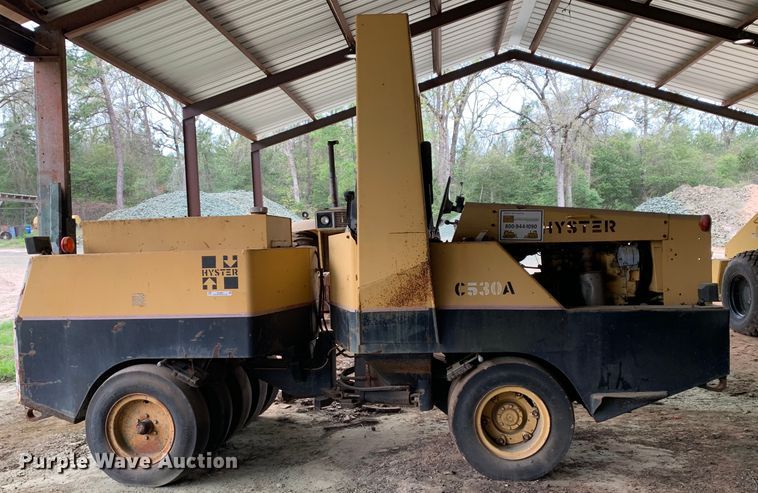 image for item KX9967 Hyster  C530A pneumatic roller