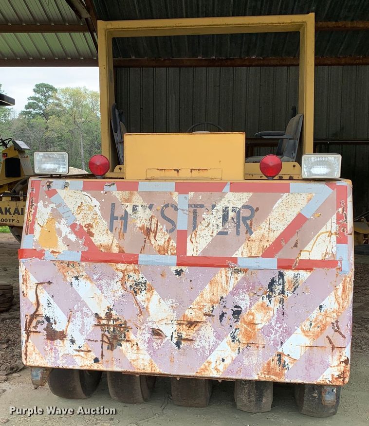 image for item KX9967 Hyster  C530A pneumatic roller