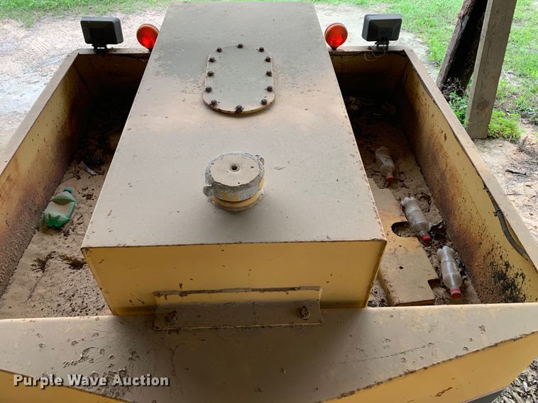 image for item KX9967 Hyster  C530A pneumatic roller