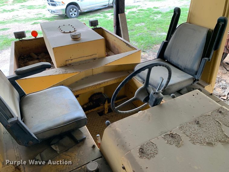 image for item KX9967 Hyster  C530A pneumatic roller