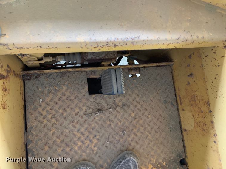 image for item KX9967 Hyster  C530A pneumatic roller