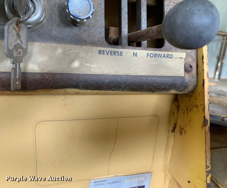 image for item KX9967 Hyster  C530A pneumatic roller