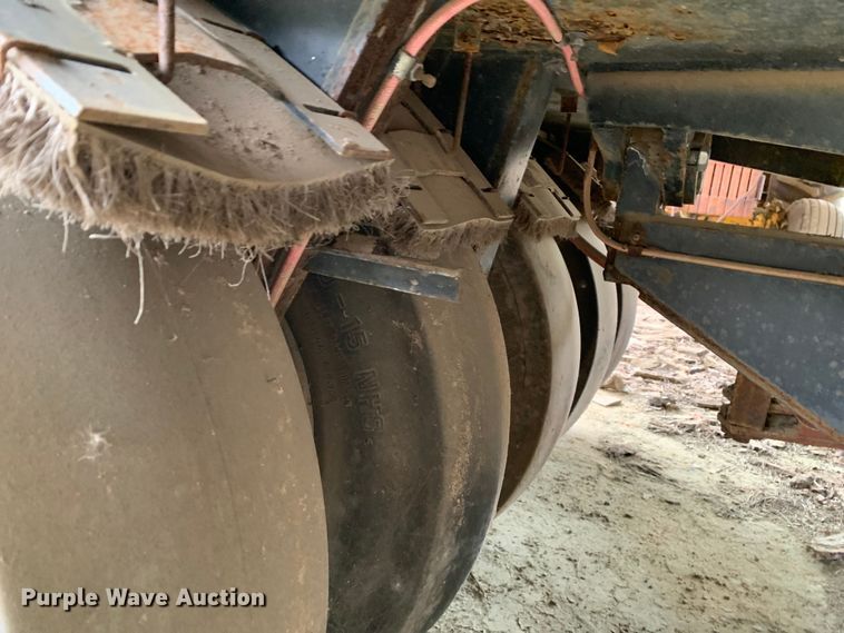 image for item KX9967 Hyster  C530A pneumatic roller