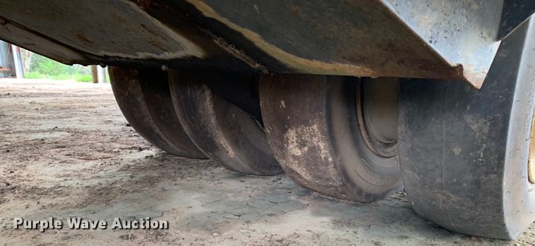 image for item KX9967 Hyster  C530A pneumatic roller