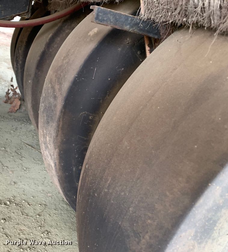 image for item KX9967 Hyster  C530A pneumatic roller