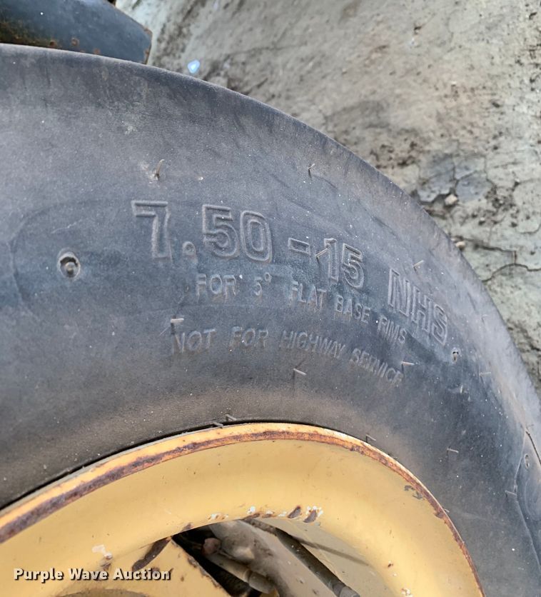 image for item KX9967 Hyster  C530A pneumatic roller